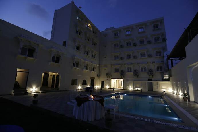 Imagen del bar/restaurante del Hotel Bhanwar Niwas, Udaipur. Foto 8