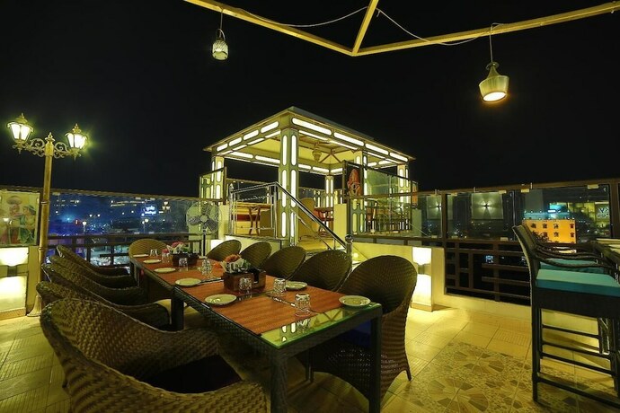 Imagen del bar/restaurante del Hotel Bharat Palace, Bikaner. Foto 14