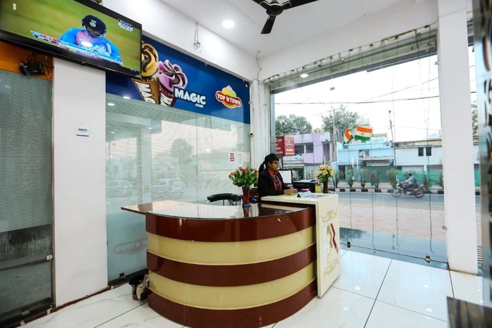 Imagen de los interiores del Hotel Bharat Regency. Foto 18