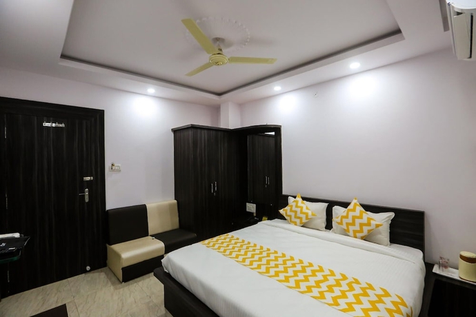 Imagen de la habitación del Hotel Bharat Regency. Foto 10