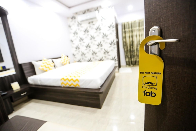 Imagen de la habitación del Hotel Bharat Regency. Foto 12