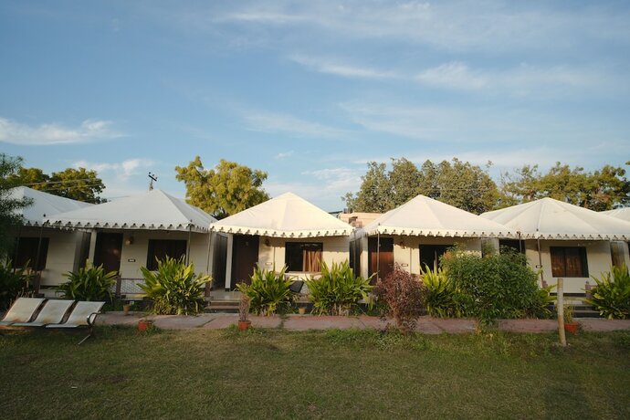 Imagen general del Hotel Bharat lake View Resort. Foto 7