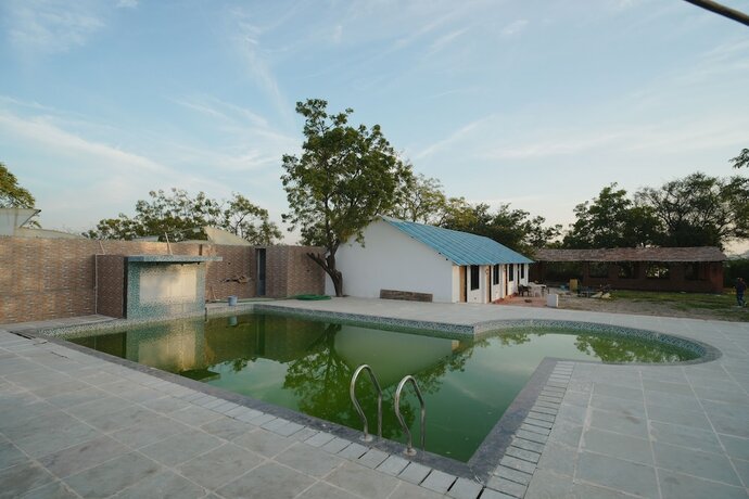 Imagen general del Hotel Bharat lake View Resort. Foto 11