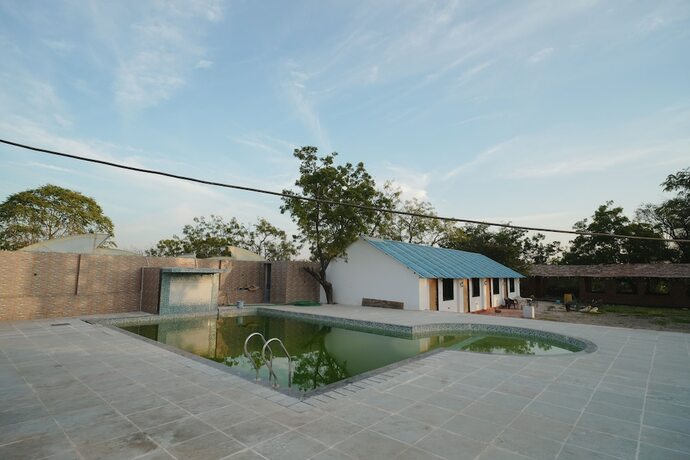Imagen general del Hotel Bharat lake View Resort. Foto 14