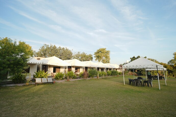 Imagen general del Hotel Bharat lake View Resort. Foto 15