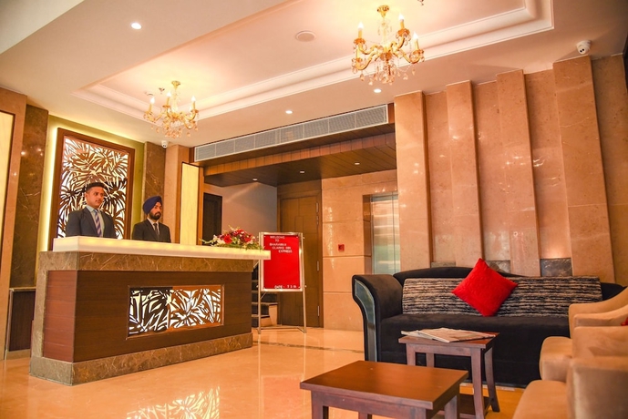 Imagen de los interiores del Hotel Bharawan Clarks Inn Express. Foto 16