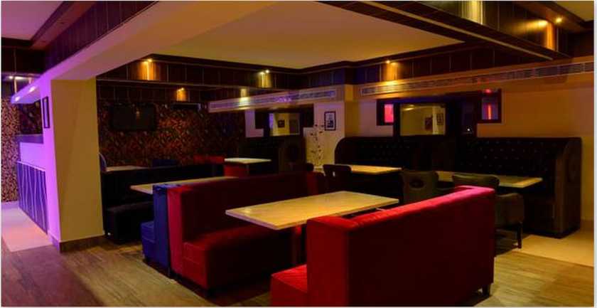 Imagen del bar/restaurante del Hotel Bhargav Grand, Guwahati. Foto 5