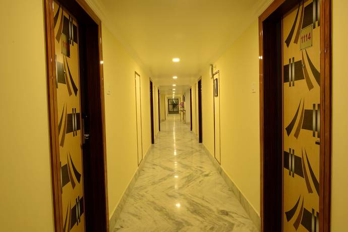 Imagen de los interiores del Hotel Bhargav Grand, Guwahati. Foto 19