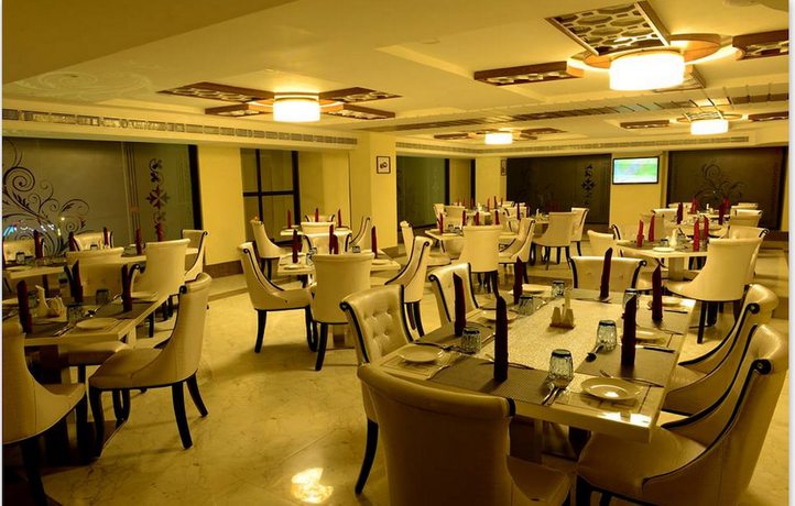 Imagen del bar/restaurante del Hotel Bhargav Grand, Guwahati. Foto 7