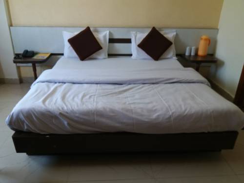 Imagen de la habitación del Hotel Bhawani International. Foto 5
