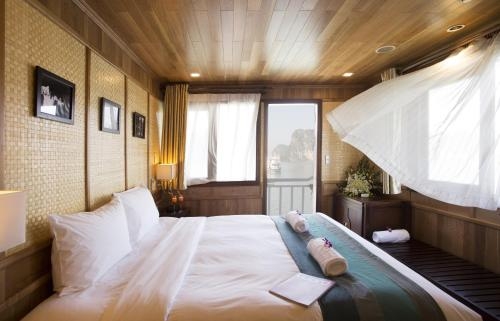 Imagen de la habitación del Hotel Bhaya Halong Cruises. Foto 10