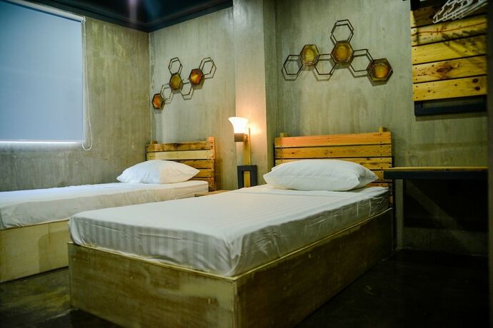 Imagen general del Hotel Bhive Hotel. Foto 13