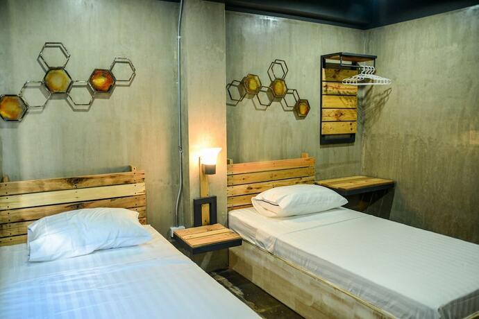Imagen general del Hotel Bhive Hotel. Foto 15