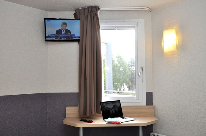 Imagen de la habitación del Hotel Bhôtel De Caen. Foto 2