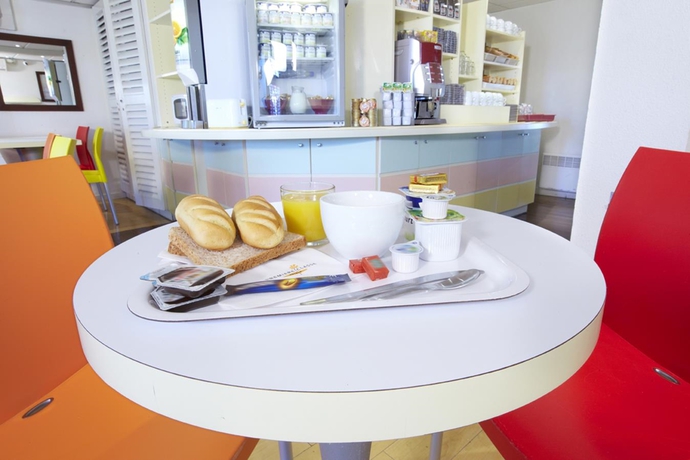 Imagen de la habitación del Hotel Bhoma Troyes. Foto 4