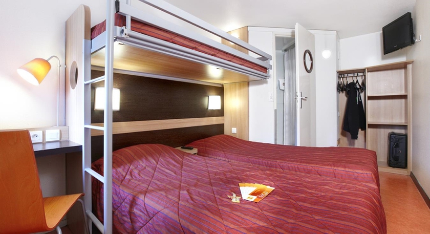 Imagen de la habitación del Hotel Bhoma Troyes. Foto 9