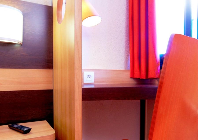 Imagen de los exteriores del Hotel Bhoma Troyes. Foto 15