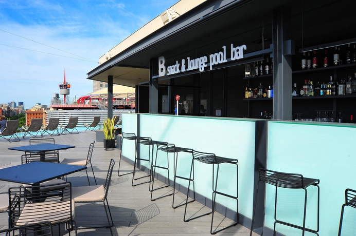 Imagen de la piscina del Hotel B-hotel. Foto 12