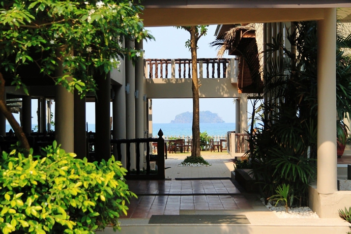 Imagen de los exteriores del Hotel Bhumiyama Plus. Foto 3