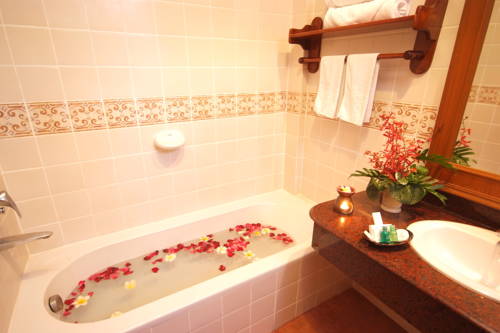 Imagen de la habitación del Hotel Bhundhari Chaweng Beach Resort. Foto 8