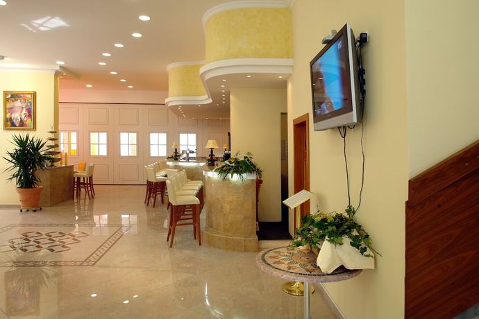 Imagen de los interiores del Hotel B&iacute;l&aacute; Růže. Foto 19