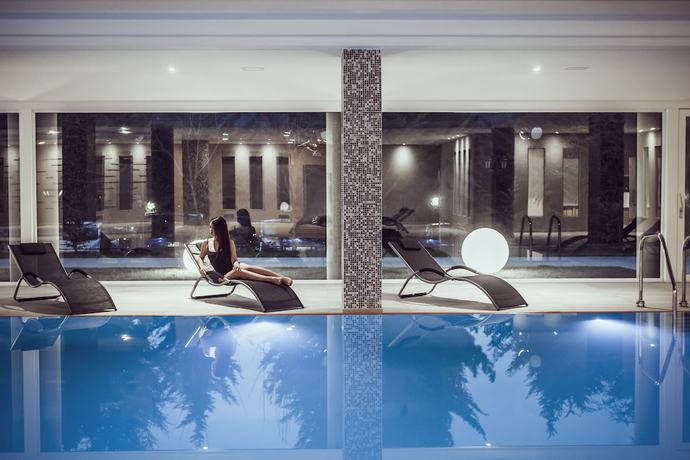 Imagen de la piscina del Hotel Biafora. Foto 19