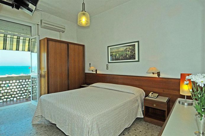Imagen de los exteriores del Hotel Biagi. Foto 12