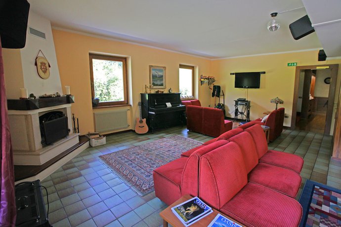 Imagen de la habitación del Hotel Biancaneve, Cogolo. Foto 9