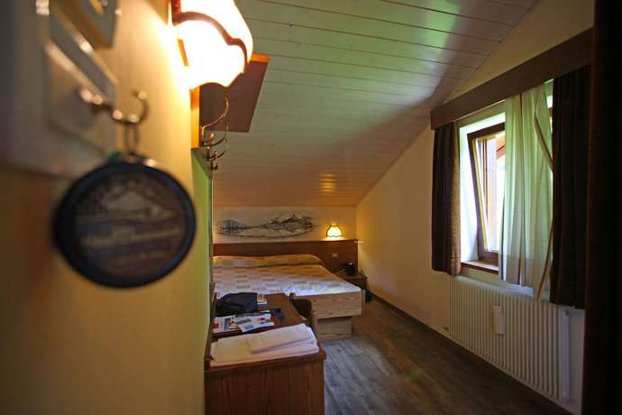 Imagen de la habitación del Hotel Biancaneve, Cogolo. Foto 10