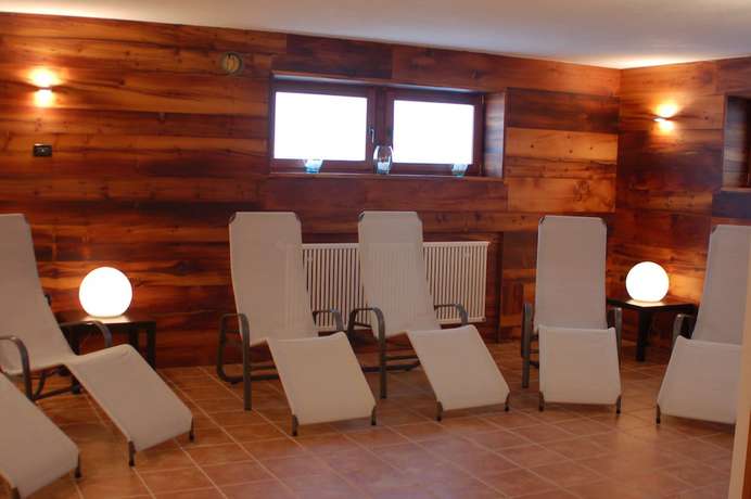 Imagen de la piscina del Hotel Biancaneve, Cogolo. Foto 17
