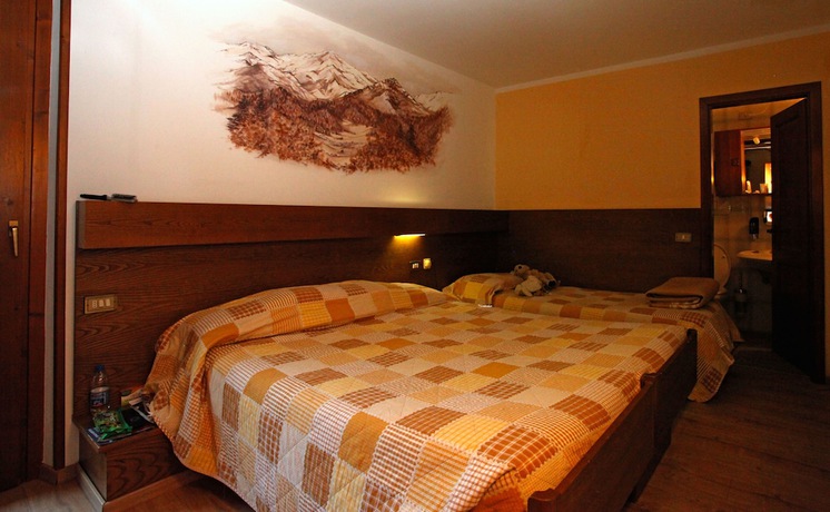 Imagen de la habitación del Hotel Biancaneve, Cogolo. Foto 12