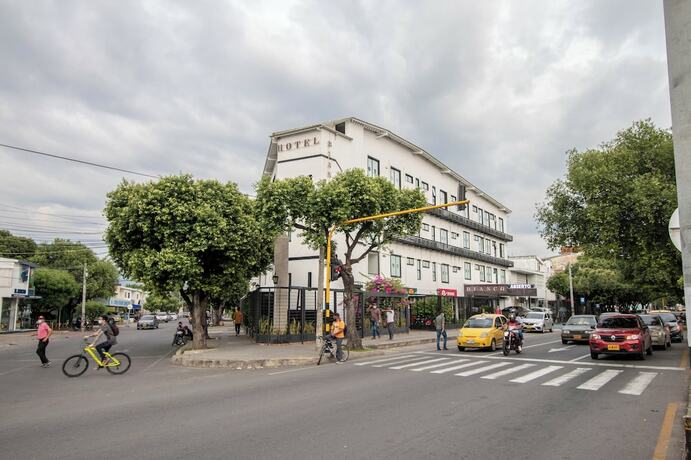 Imagen general del Hotel Bianco, Per&iacute;metro Urbano C&uacute;cuta. Foto 5