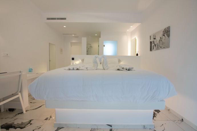 Imagen de la habitación del Hotel Bianco a Nero Mykonos. Foto 1