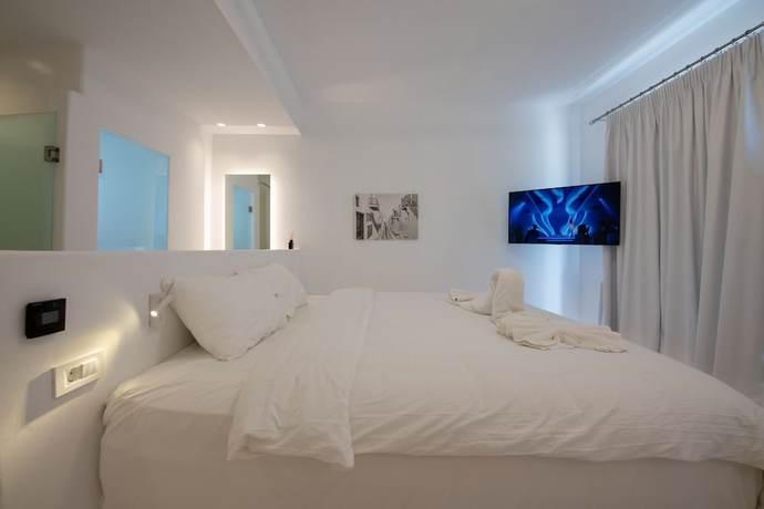 Imagen de la habitación del Hotel Bianco a Nero Mykonos. Foto 2