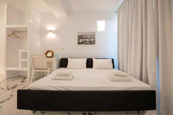 Imagen de la habitación del Hotel Bianco a Nero Mykonos. Foto 12
