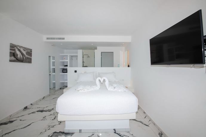 Imagen de la habitación del Hotel Bianco a Nero Mykonos. Foto 16