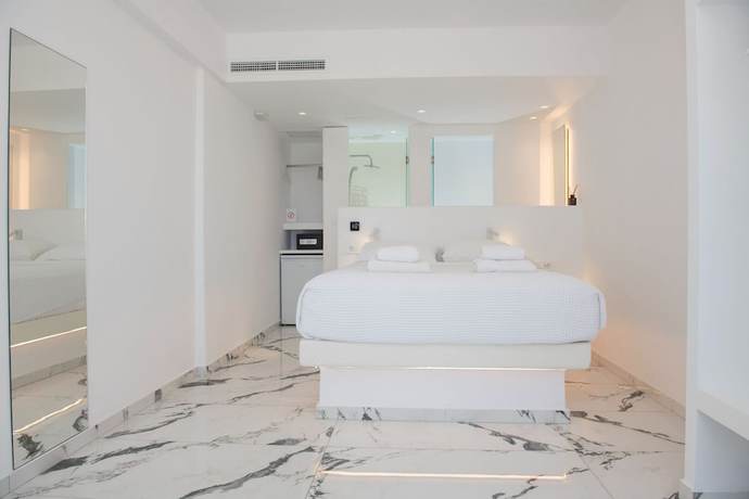 Imagen de la habitación del Hotel Bianco a Nero Mykonos. Foto 18