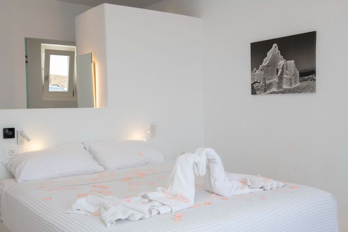 Imagen de la habitación del Hotel Bianco a Nero Mykonos. Foto 19