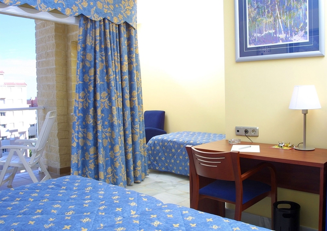 Imagen de la habitación del Hotel Biarritz, Gandía. Foto 8