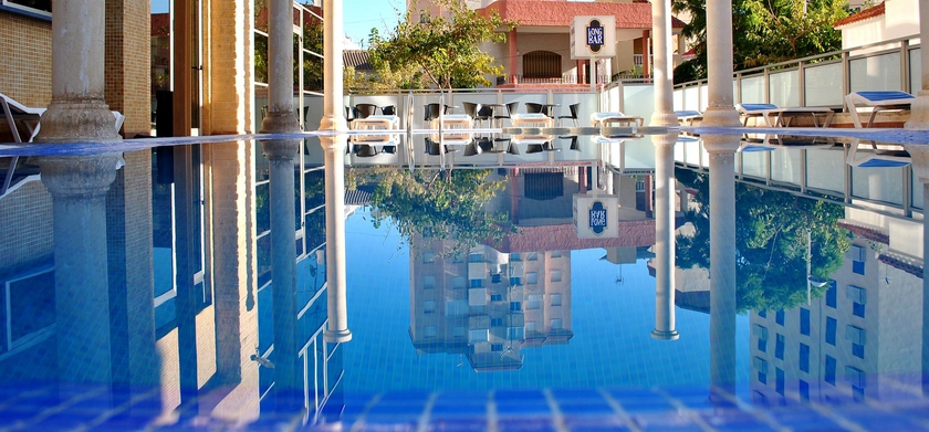 Imagen de la piscina del Hotel Biarritz, Gandía. Foto 15