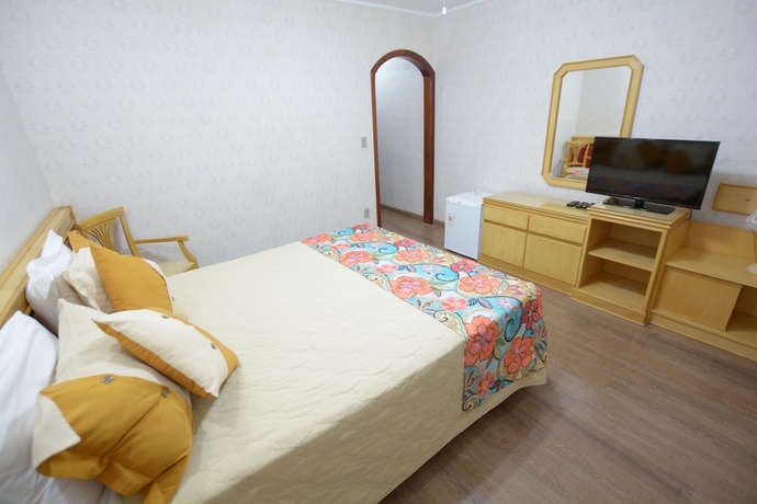 Imagen de la habitación del Hotel Biazi Paradise. Foto 6