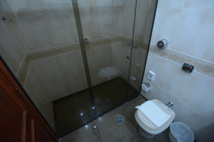 Imagen de la habitación del Hotel Biazi Paradise. Foto 15