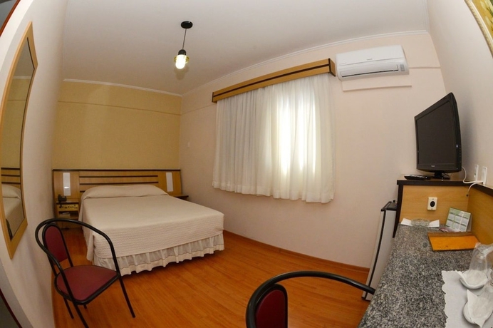 Imagen de la habitación del Hotel Biazi Plaza. Foto 9