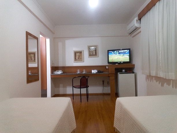 Imagen de la habitación del Hotel Biazi Plaza. Foto 15