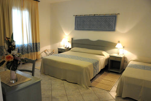 Imagen de la habitación del Hotel Biderrosa. Foto 10