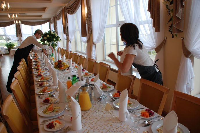 Imagen del bar/restaurante del Hotel Bielany. Foto 4