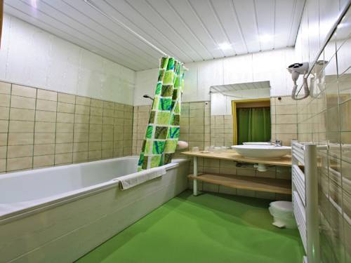 Imagen de la habitación del Hotel Bien-&Ecirc;tre Aux Cypr&egrave;s de Marquay. Foto 5