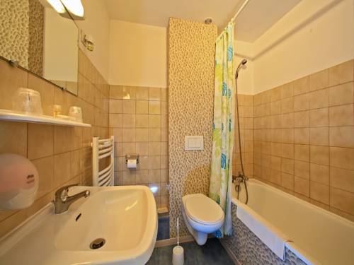 Imagen de la habitación del Hotel Bien-&Ecirc;tre Aux Cypr&egrave;s de Marquay. Foto 8