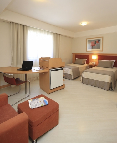 Imagen de la habitación del Hotel Bienal Su&iacute;tes Ibirapuera. Foto 6