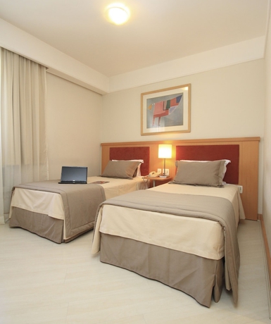 Imagen de la habitación del Hotel Bienal Su&iacute;tes Ibirapuera. Foto 8